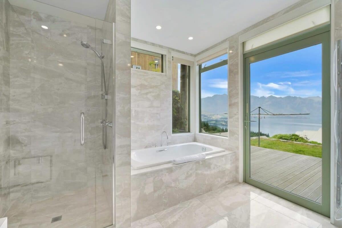 Ruby'S Fernhill Vista Villa Queenstown Exterior photo